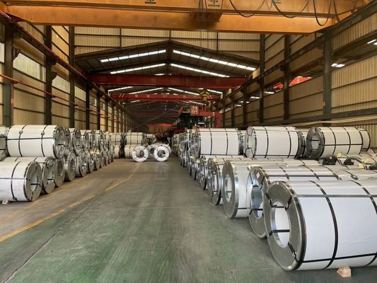 Servicio de procesamiento y soldadura de bobinas de acero galvanizadas PPGI con rollos de bobinas en madera PPGI
