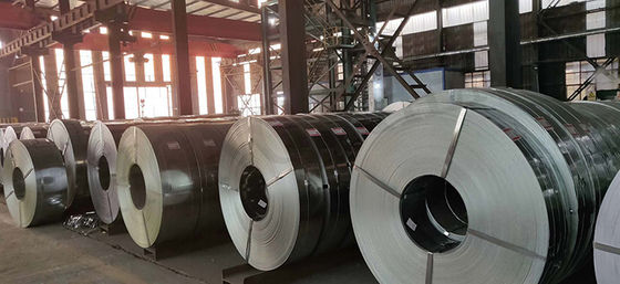 0.8mm 0.5mm 0.6mm espesor SGCC cinta de acero galvanizado en caliente con paso de piel y tolerancia ± 1%