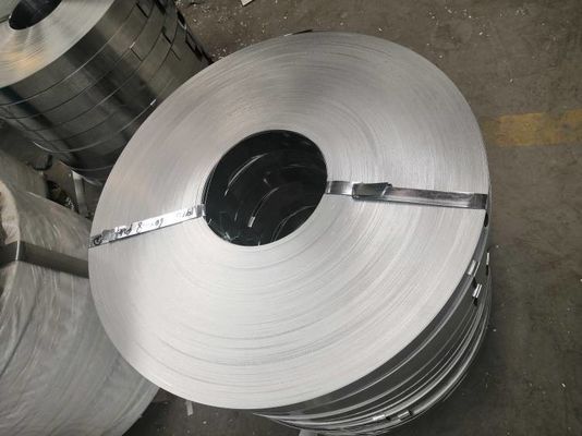 0.8mm 0.5mm 0.6mm espesor SGCC cinta de acero galvanizado en caliente con paso de piel y tolerancia ± 1%