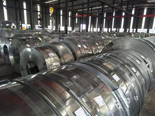 0.8mm 0.5mm 0.6mm espesor SGCC cinta de acero galvanizado en caliente con paso de piel y tolerancia ± 1%