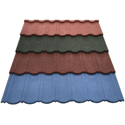 Tejas de techo de metal recubiertas de piedra de color de 2,5 mm de espesor para soluciones de construcción convenientes