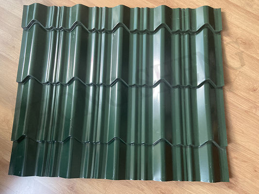 Rejas de acero Rejas de acero Revestimiento de techo ondulado rojo PPGI Plata de techo de acero galvanizado para proyectos de construcción