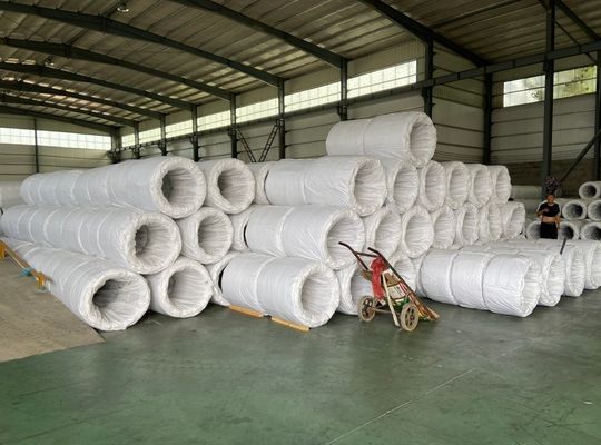 Cables de acero galvanizado de caliente de 14 calibres Cables de carbono de grado de acero Q195 Q235 para edificios de fabricación de longitud personalizada