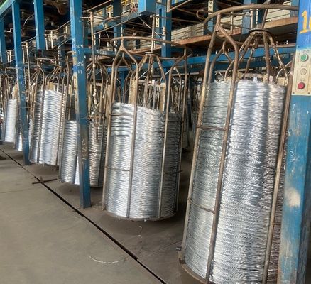 Las líneas de cable de acero de bajo carbono galvanizadas en caliente de la norma ASTM de grado de suministro Q195/Q235/SAE1006/SAE1008