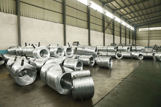 Q235 alambre de hierro galvanizado de 3,5 mm de diámetro exterior con brillo plateado y 30% de TT