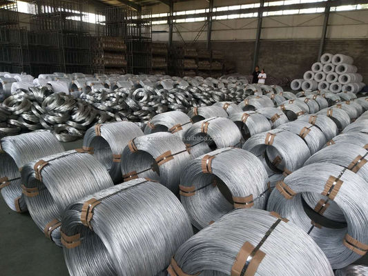 Q235 alambre de hierro galvanizado de 3,5 mm de diámetro exterior con brillo plateado y 30% de TT